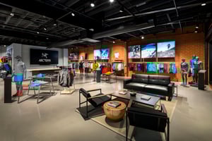 ARCTERYX_LaBrea_interior-topaz-upscale-4x-denoise-sharpen-text